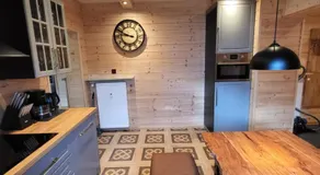 Golden GaPa Central Chalet Apartment 32 - Image 2