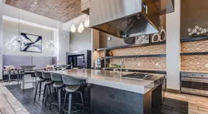Virelli Apartments Upscale King Suite in the Heart of Orlando w Pool - Image 5