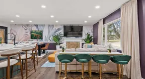 Spacious home with pool & hot tub - Image 3
