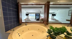 BlueWater Penthouse Guesthouse - Image 3