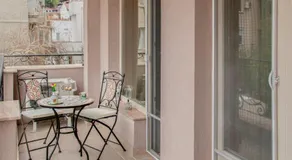 Kapana Luxury City Center Apartments with Garage - Image 5
