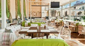 Boutique Hotel Traditional - Image 2