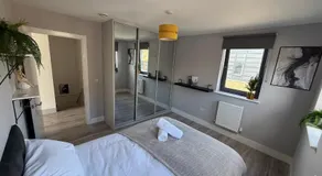 Stylish Penthouse 5-Bed Duplex - Image 2