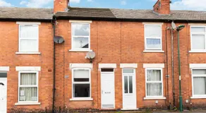 Beautiful and Modern 2-bed Home in Nottingham by Renzo, Free Wi-Fi, Ideal for Contractors - Image 4
