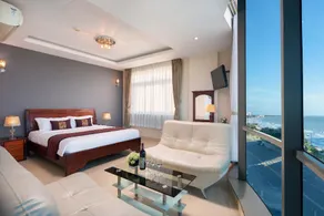 Corvin Hotel - Image 2