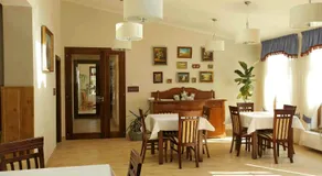 Meggyes Hotel - Image 4