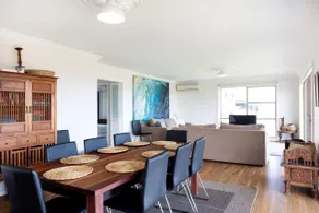 Rennies Beach Escape Carinya - Image 3