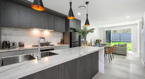 Rousehill 5Br near Shopping Centre&Train - Image 3