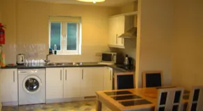 Simpson's Apartments - Image 2