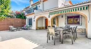 Maison avec piscine, barbecue et internet haut débit - Image 5
