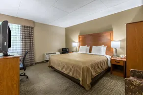 OYO Greenridge Hotel - Image 4