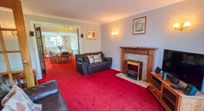 3 Bedroom Home, Peaceful Garden - Image 2