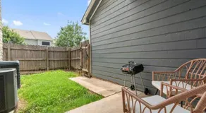 Up to 6 Guests - Stylish Retreat - Image 4
