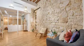 New Stunning 4 Bdrs Apt, With AC – Le Marais - Image 2