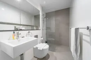 Waterloo 2Br Modern Apartment Nature Park - Image 4