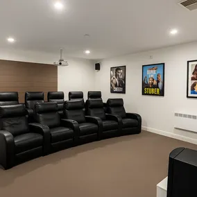 Epic Home: Pool, Sauna, Cinema & more - Sleeps 28 - Image 5
