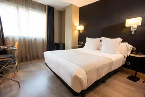 Hotel Plaza - Image 2