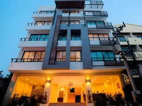 La De Bua Hotel - Image 2