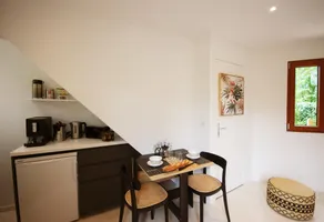 Studio - Confort - Climatisé - Le Refuge de Charles - Jardin - Image 3