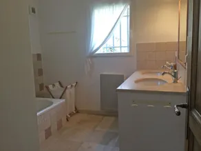 Inviting Villa in Saumane-De-Vaucluse with Swimming Pool - Image 4