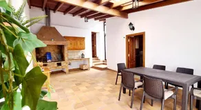 VV La Casita de Nina "by henrypole home" - Image 2