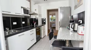 Charmant appartement avec terrasse dans villa - Image 2