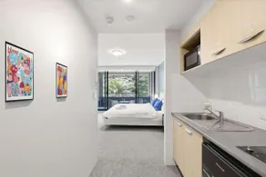 MetaWise BNB Modern Studio in Central Cronulla 2 - Image 4