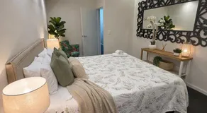Coastal Bliss 2 Bedroom Apartment - Image 2