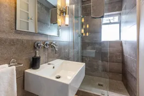 4 on Varneys Guest House - Image 3