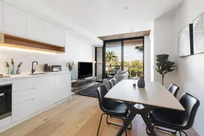 Chic 1-bed With a Sleek Balcony Near Shops - Image 3