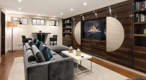 Knightsbridge Mews House Private Mews, Harrods & Parking Included - Image 2