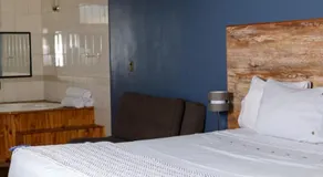 Tikay Suite Hotel - Image 2