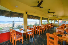 SHORE FRONT RESORT - Image 4