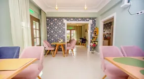 T H E BERLIN Studios and Suites - Image 2