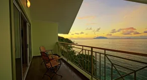 Treasure Cove Hotel & Restaurant - Image 4