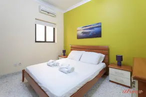 Seafront 2 Bedroom Apartment overlooking Bay - Image 3
