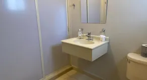 Casa Recién-Remodelada Ideal, Ejecutivos, Trabajos - Image 2