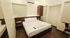 Chippy Inn Tharamani - Image 2