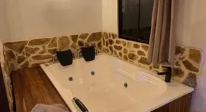 Raíz Oculta - Chalet con Jacuzzi y Chimenea en Santa Elena - Image 3