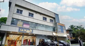 UNIVERSAL RESIDENCY - Image 3