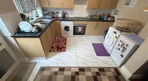House 220 - Image 3