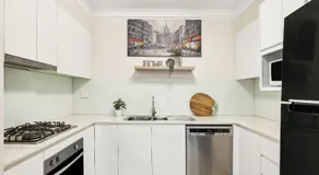 8 mins from Sydney Airport! 1BR with Courtyard - Image 2