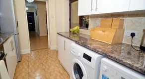 3 Bedroom London Home - Image 4