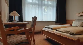 Restaurant & Hotel Zur Falkenhöhe - Image 2