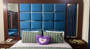 Hotel Grand Palace In Clifton - Image 2