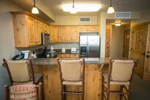Silverado Lodge with Fireplaces and Pool Views - Image 5