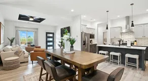 Brand New Cool Comfy Lawrence Retreat Duplex - Image 2