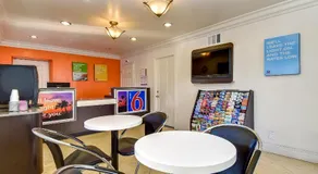 Motel 6 Garden Grove - Image 5