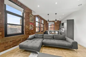 Mag-a-zine Loaded - 2BDR - city centre - Sleeps 5 - Image 2