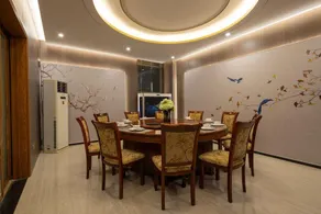 Lestie Hotel Nanning Jinhu Plaza By Mehood - Image 2